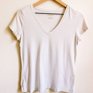 Banana Republic White Timeless V-Neck T-Shirt